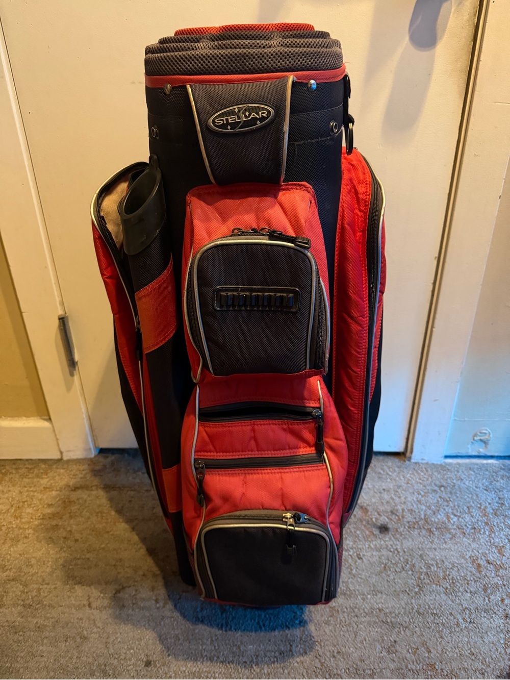 Stellar Red and Black Men’s Golf Bag with Multiple Pockets